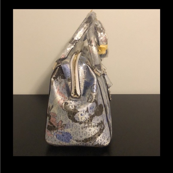 Guess Satchel brand new with tags - Picture 2 of 7